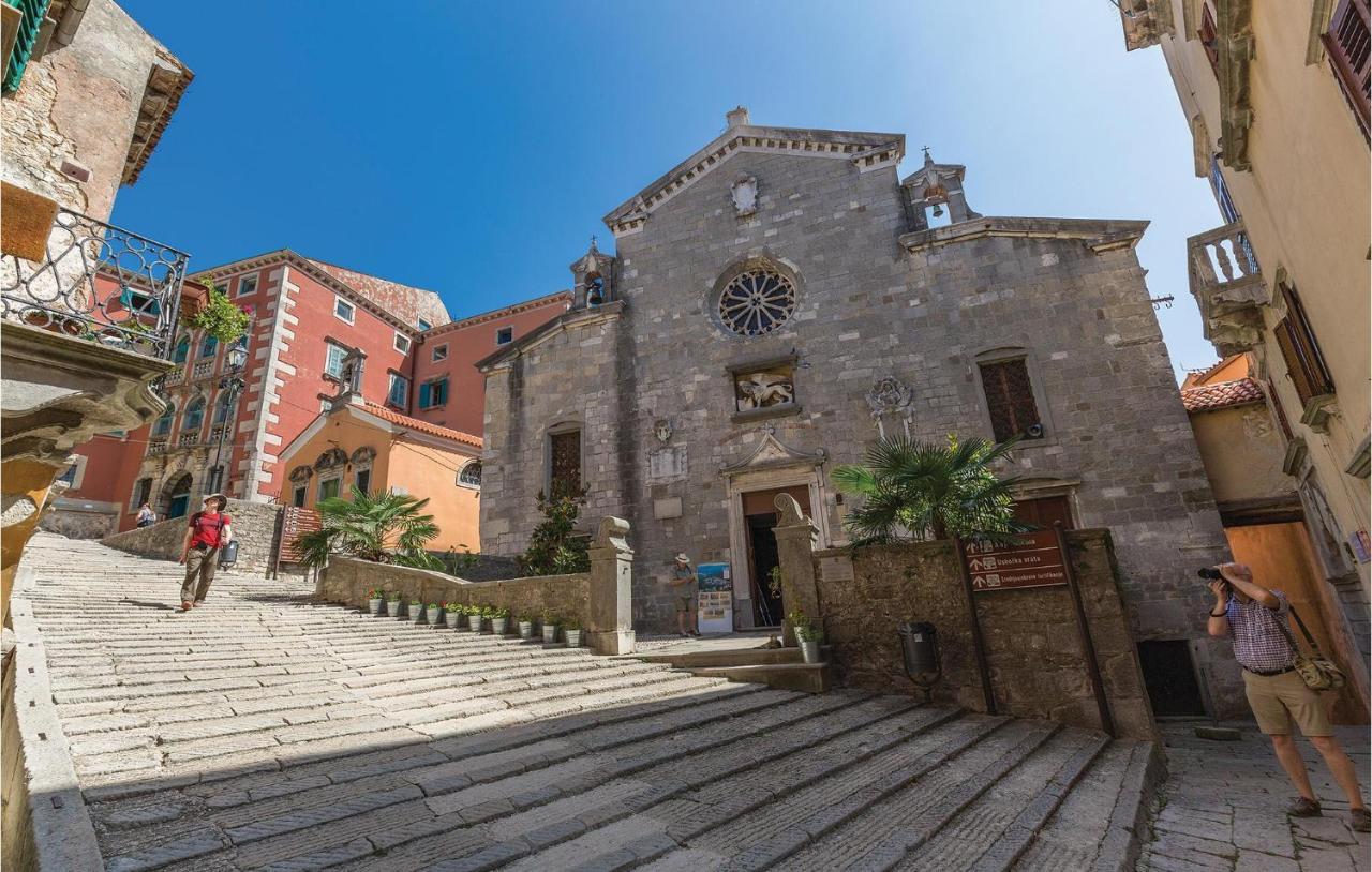2 Bedroom Lovely Apartment In Labin Лабин Экстерьер фото