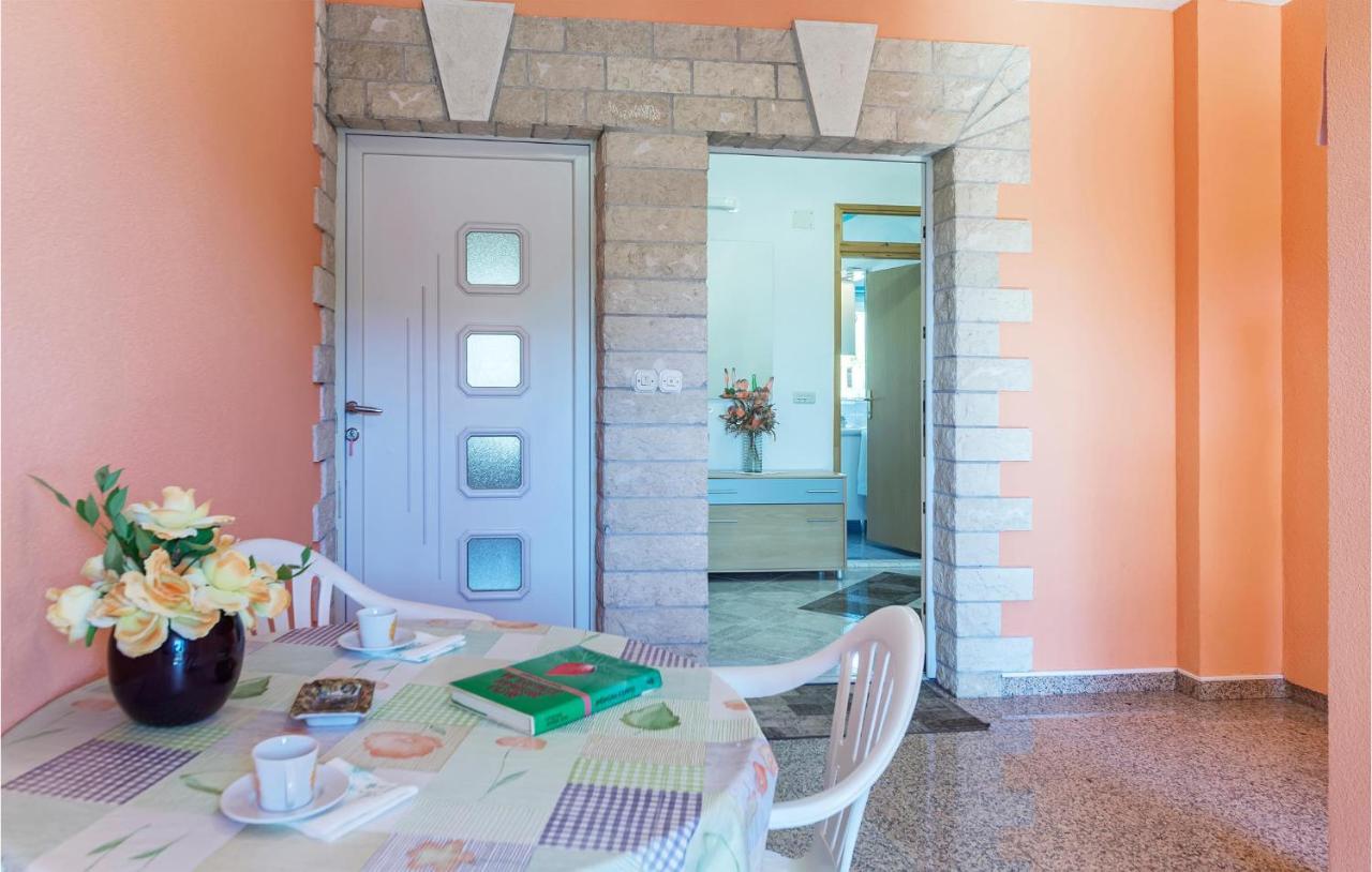 2 Bedroom Lovely Apartment In Labin Лабин Экстерьер фото