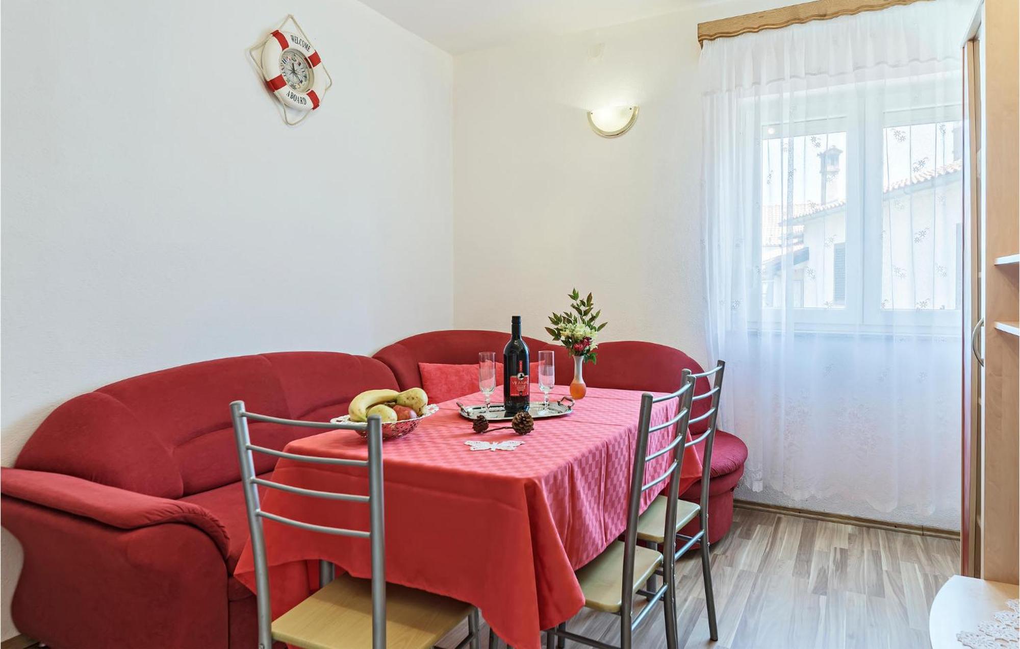 2 Bedroom Lovely Apartment In Labin Лабин Экстерьер фото