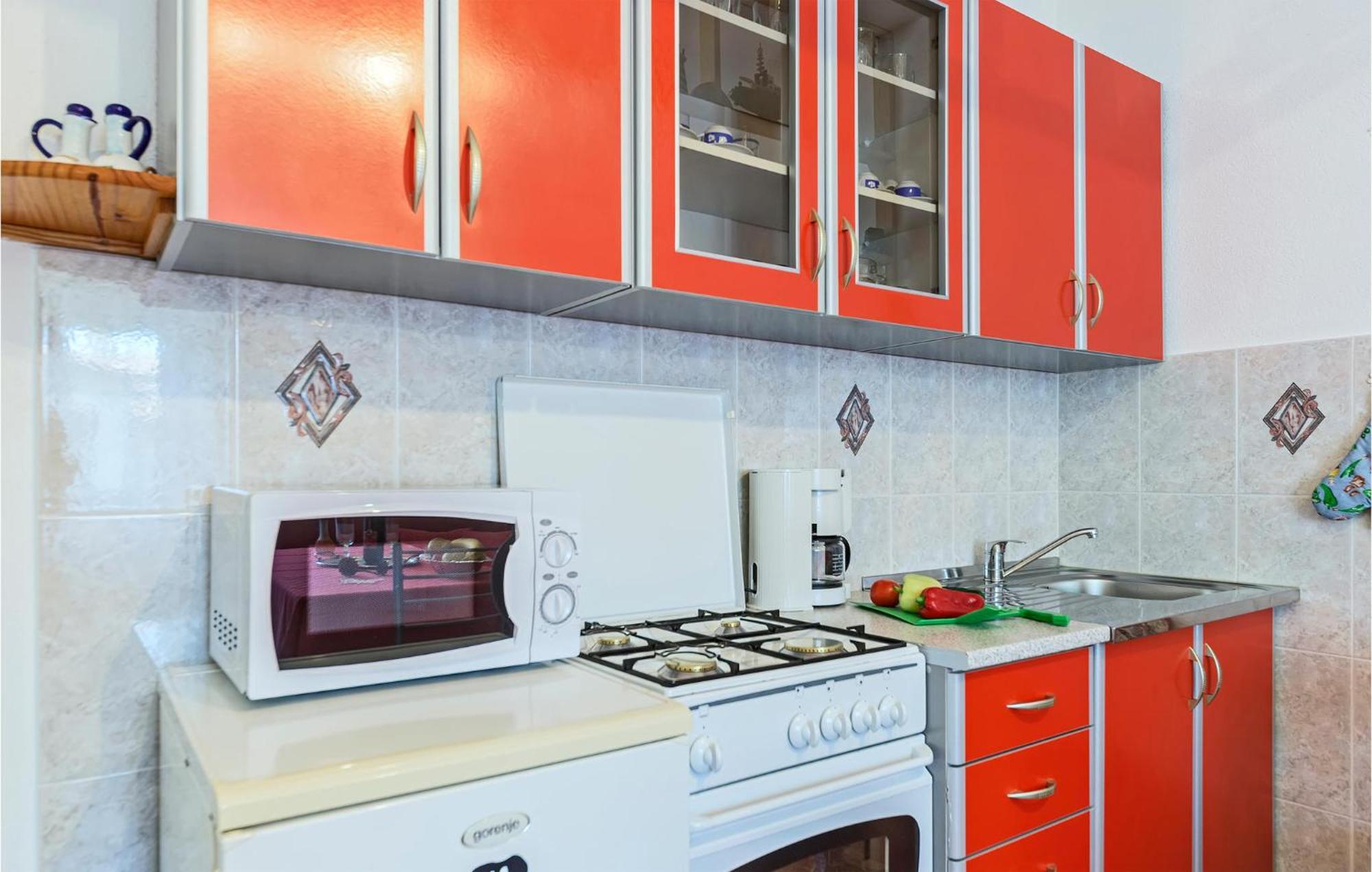 2 Bedroom Lovely Apartment In Labin Лабин Экстерьер фото