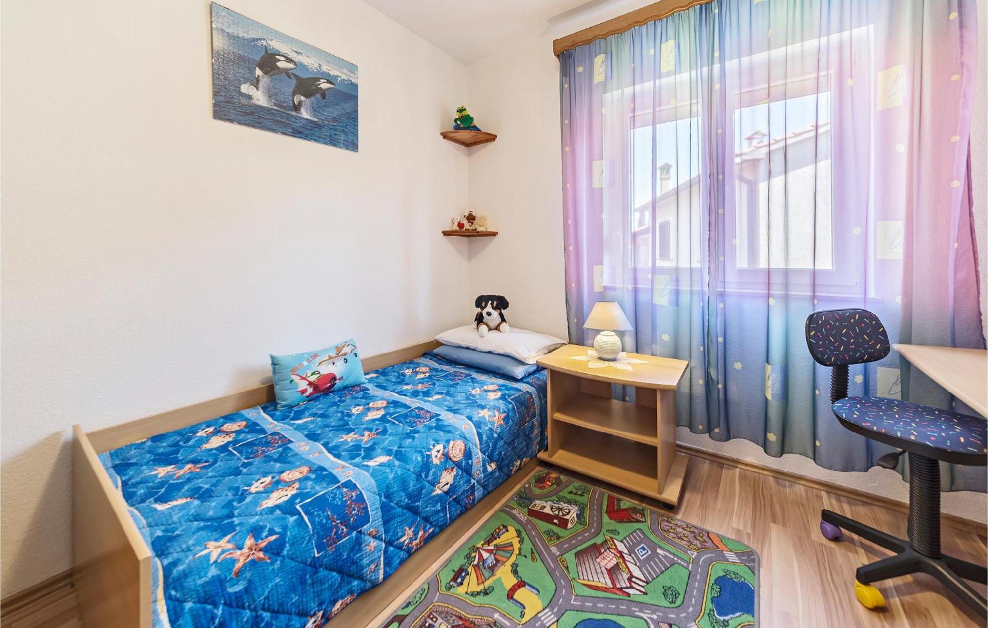 2 Bedroom Lovely Apartment In Labin Лабин Экстерьер фото